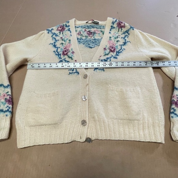 Vintage Outback Red Women's Medium Floral Cardigan Sweater 100% Wool Knit - Picture 8 of 16